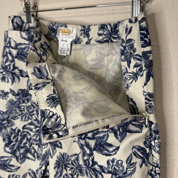 Talbots Stretch Capris Blue and Ivory Floral Ankle Pants Women’s Size 12 Petite - Picture 4 of 11
